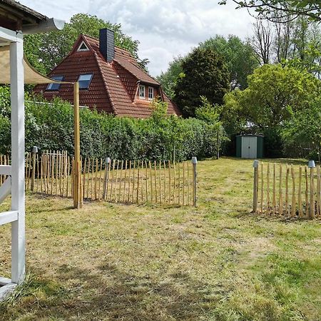 Ferienglueck An Der Nordsee Buche Deine Erdgeschoss-Ferienwohnung Mit Kamin Terrasse Und Eingezaeuntem Garten Fuer Unvergessliche Auszeiten Altfunnixsiel Eksteriør billede