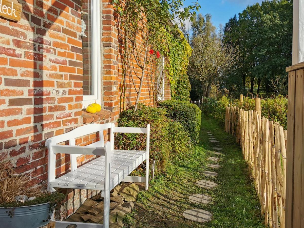 Ferienglueck An Der Nordsee Buche Deine Erdgeschoss-Ferienwohnung Mit Kamin Terrasse Und Eingezaeuntem Garten Fuer Unvergessliche Auszeiten Altfunnixsiel Eksteriør billede