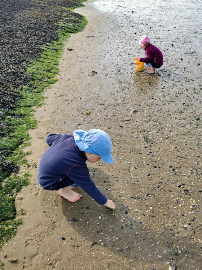 Ferienglueck An Der Nordsee Buche Deine Erdgeschoss-Ferienwohnung Mit Kamin Terrasse Und Eingezaeuntem Garten Fuer Unvergessliche Auszeiten Altfunnixsiel Eksteriør billede