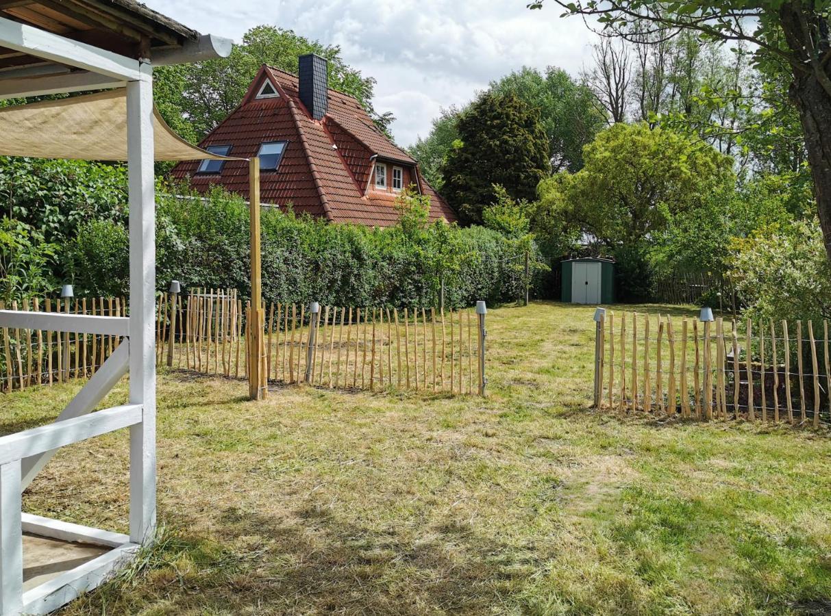 Ferienglueck An Der Nordsee Buche Deine Erdgeschoss-Ferienwohnung Mit Kamin Terrasse Und Eingezaeuntem Garten Fuer Unvergessliche Auszeiten Altfunnixsiel Eksteriør billede