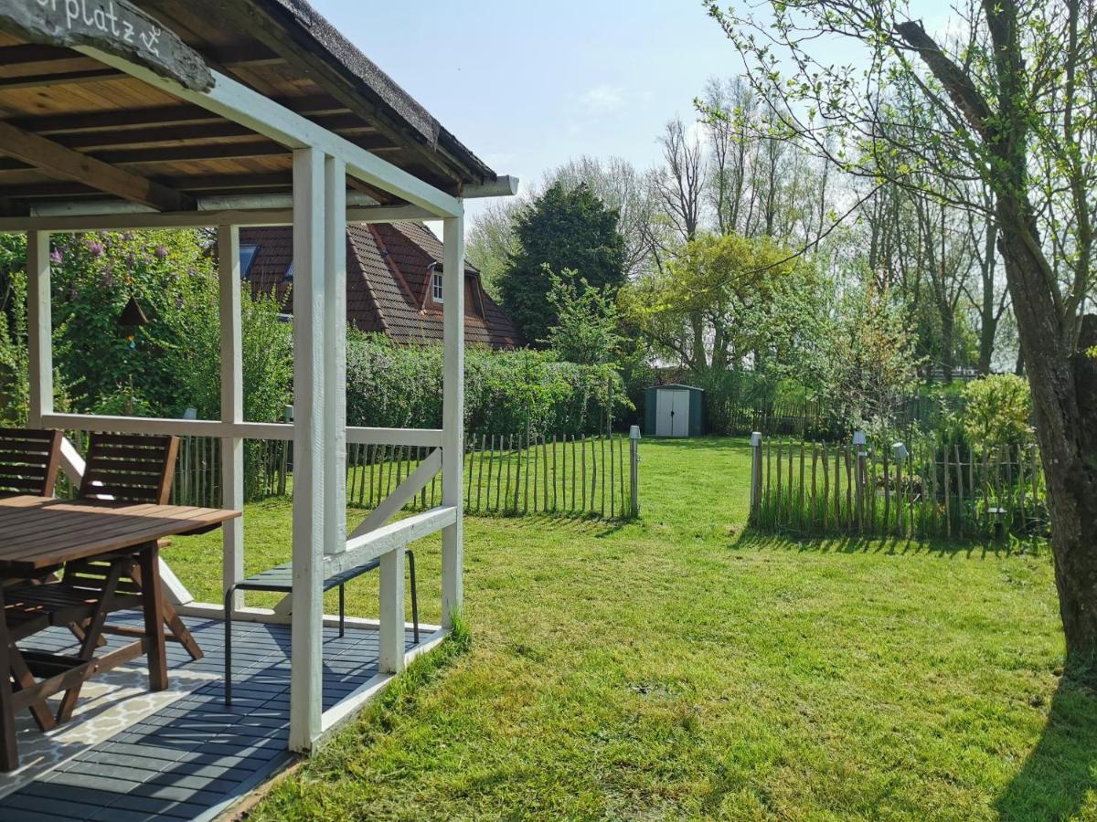 Ferienglueck An Der Nordsee Buche Deine Erdgeschoss-Ferienwohnung Mit Kamin Terrasse Und Eingezaeuntem Garten Fuer Unvergessliche Auszeiten Altfunnixsiel Eksteriør billede