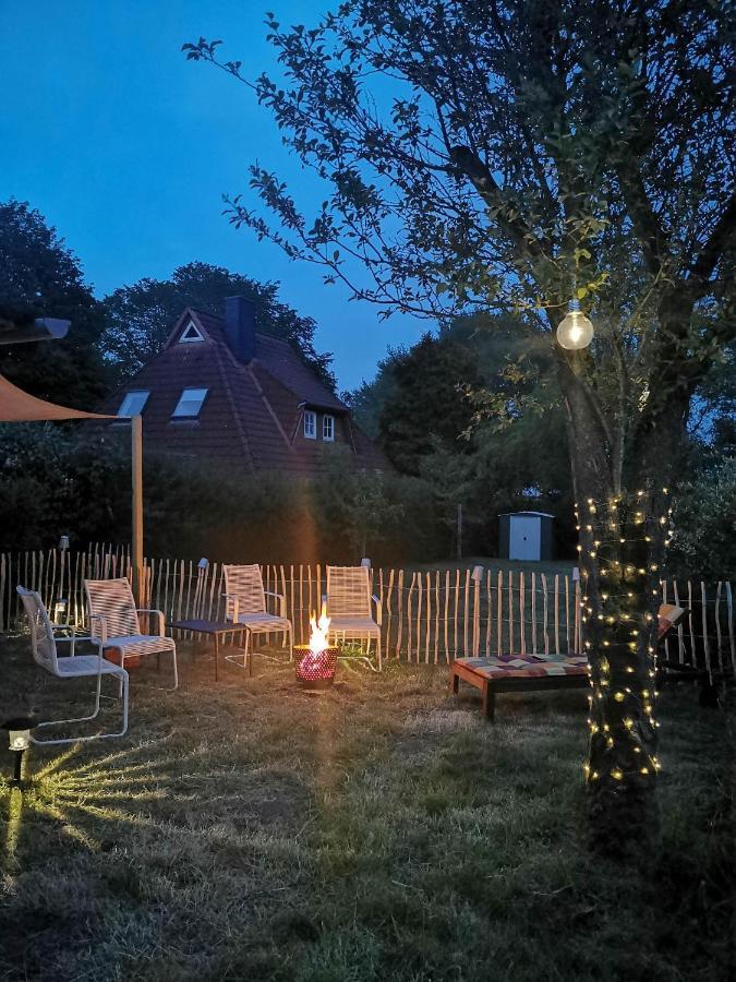 Ferienglueck An Der Nordsee Buche Deine Erdgeschoss-Ferienwohnung Mit Kamin Terrasse Und Eingezaeuntem Garten Fuer Unvergessliche Auszeiten Altfunnixsiel Eksteriør billede