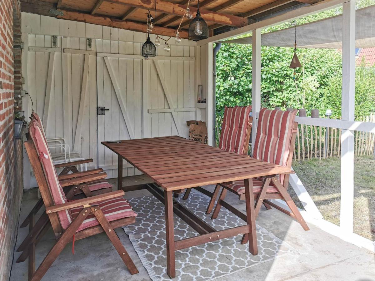 Ferienglueck An Der Nordsee Buche Deine Erdgeschoss-Ferienwohnung Mit Kamin Terrasse Und Eingezaeuntem Garten Fuer Unvergessliche Auszeiten Altfunnixsiel Eksteriør billede